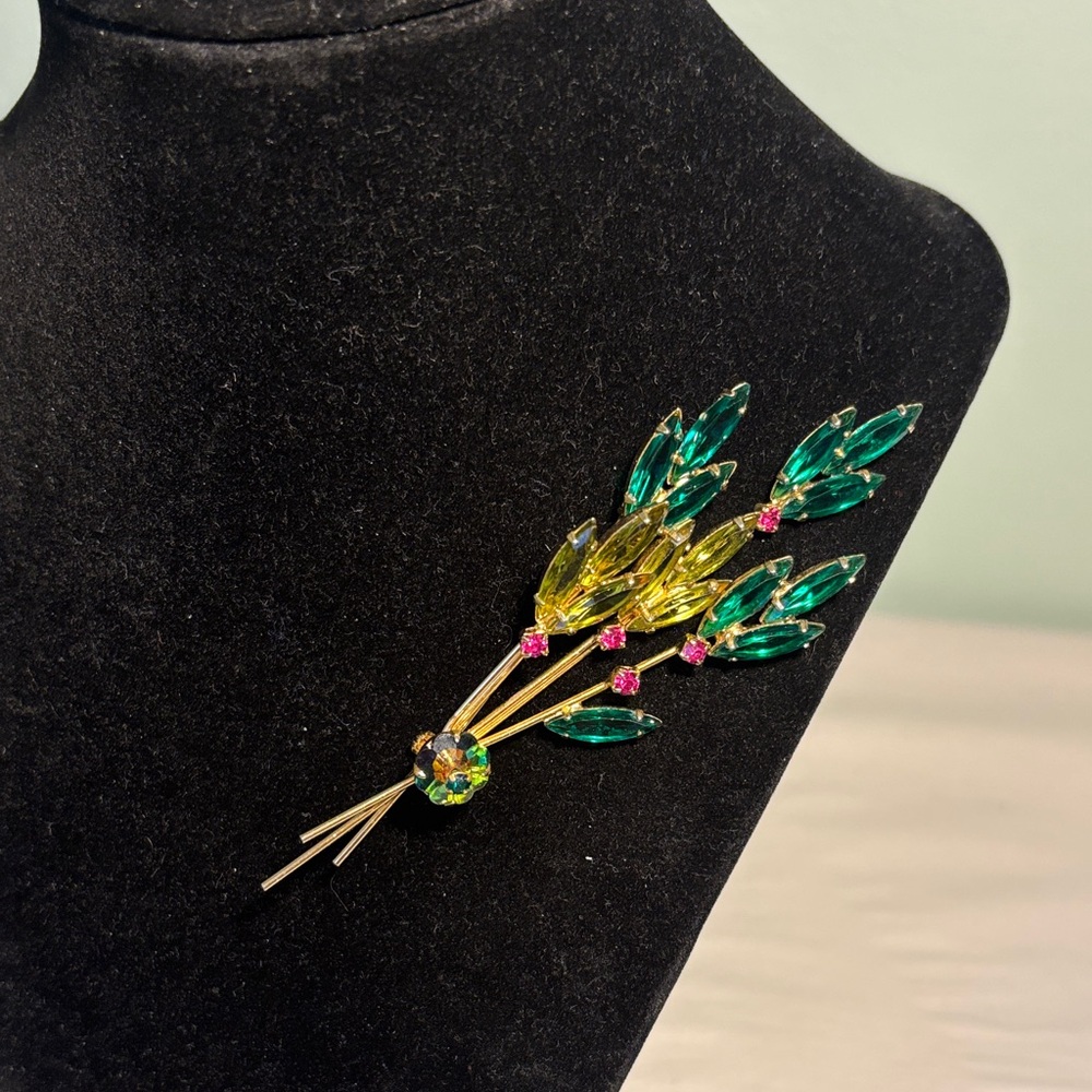 Vintage Juliana D&E Navette Rhinestone Brooch